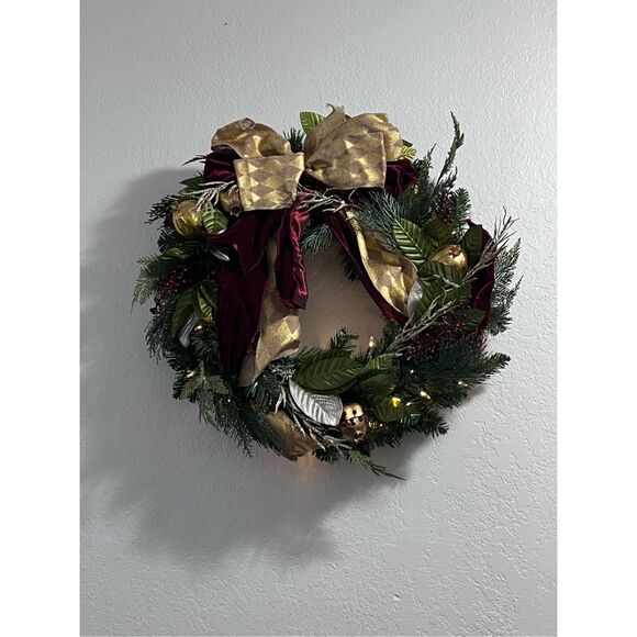 Hammacher Schlemmer Christmas 30 Wreath gold burgundy lighted